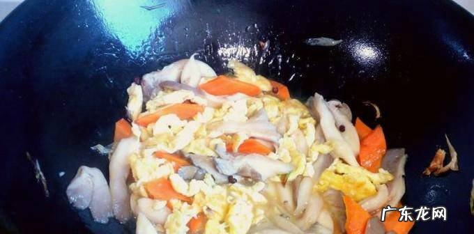 鲜蘑胡萝卜炒鸡蛋的家常做法