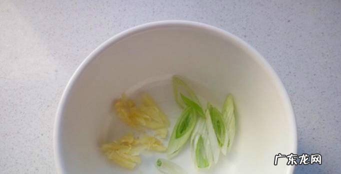 鲜蘑胡萝卜炒鸡蛋的家常做法