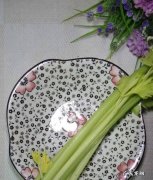 怎样做美味的芹菜枸杞炒豆干