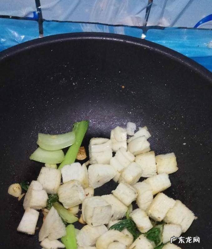 怎样做美味的青菜鸡蛋炒花卷