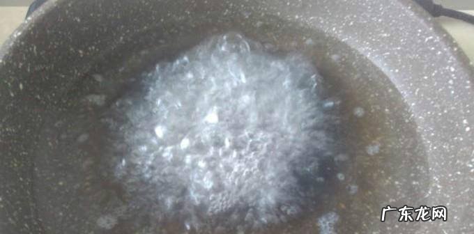 榄角爆大肠的做法