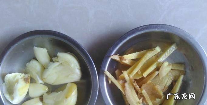 榄角爆大肠的做法