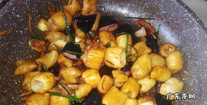 榄角爆大肠的做法