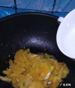 怎样炒出爽脆的南瓜片
