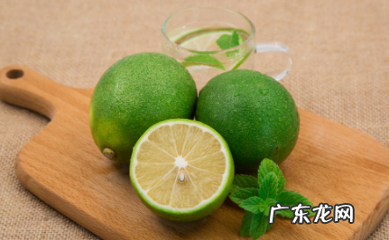 青柠檬可以泡热水喝吗 新鲜的青柠檬可以泡水喝吗