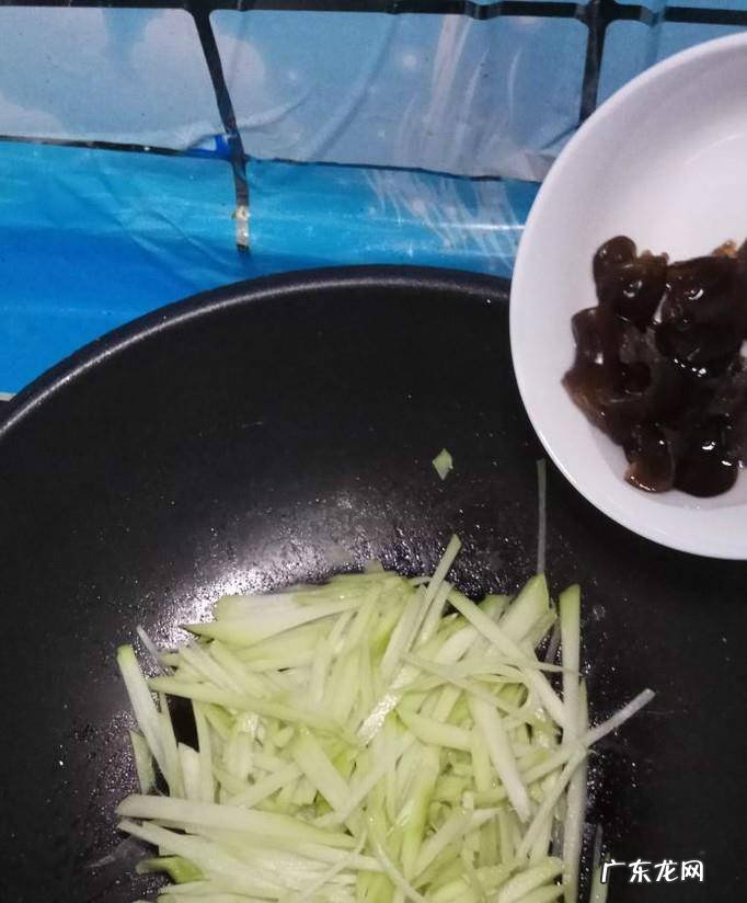 怎样做美味的佛手瓜木耳炒鸡蛋