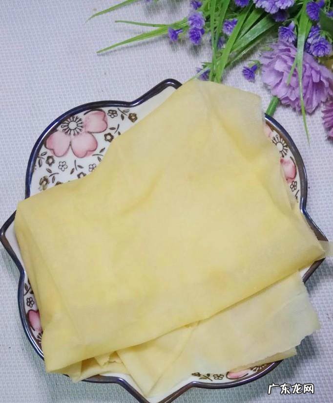 怎样做美味的胡萝卜毛豆炒豆腐皮