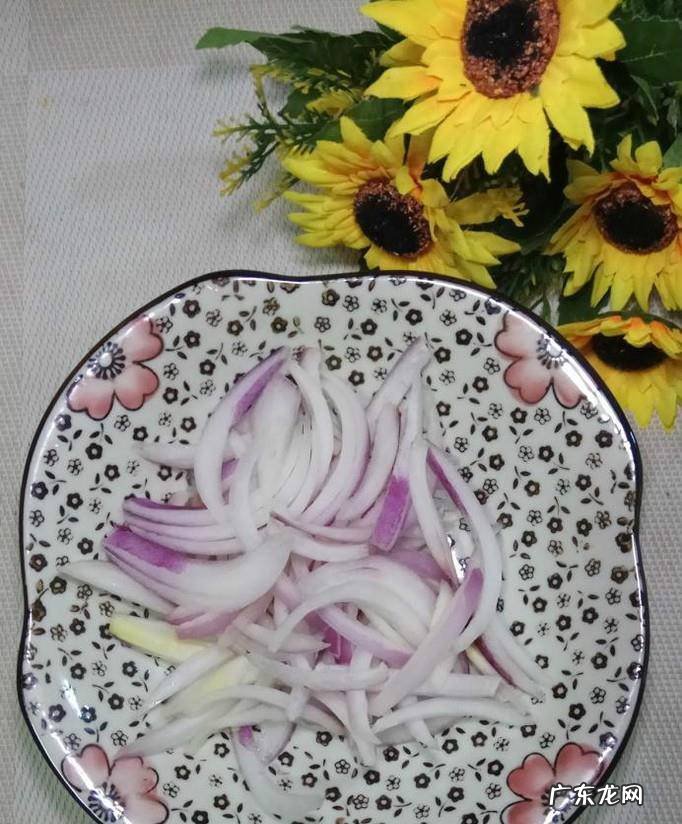 怎样做美味的青椒洋葱炒鸡胸肉