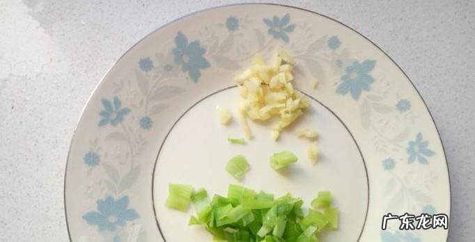 虾酱炒豇豆鸡蛋的家常做法