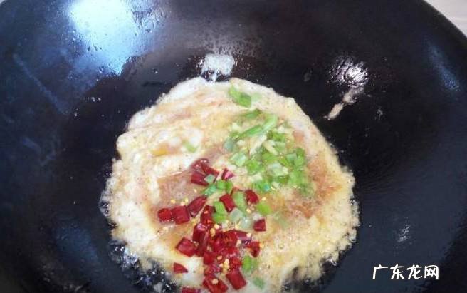 虾酱炒豇豆鸡蛋的家常做法