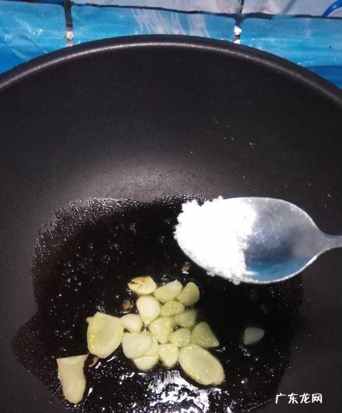 怎样做美味的茄子木耳炒黄瓜