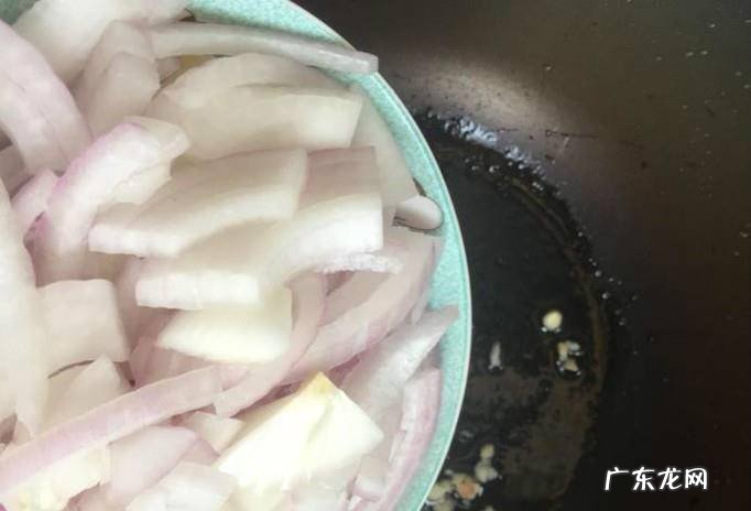 如何做洋葱炒肉好吃