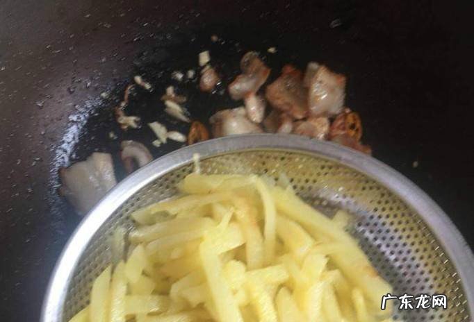 如何做酸辣土豆丝炒肉