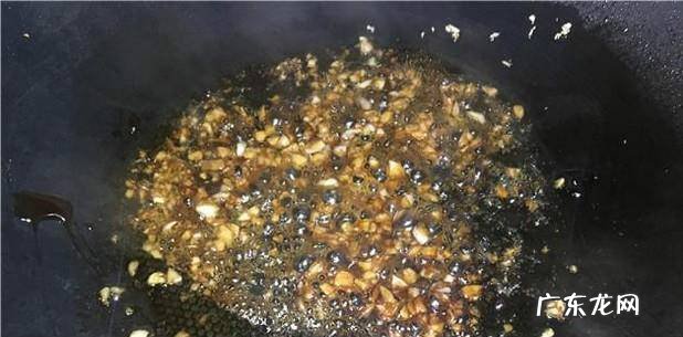 蒜蓉红萝卜海带丝的家常做法