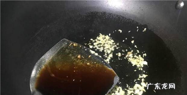 蒜蓉红萝卜海带丝的家常做法