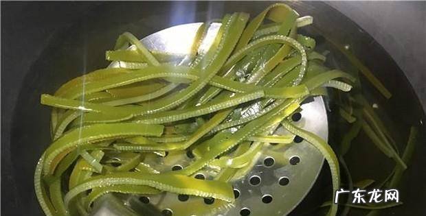 蒜蓉红萝卜海带丝的家常做法