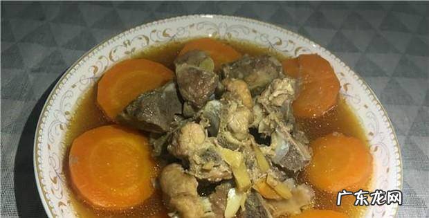 红萝卜蒸猪小排的家常做法