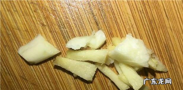 红萝卜蒸猪小排的家常做法