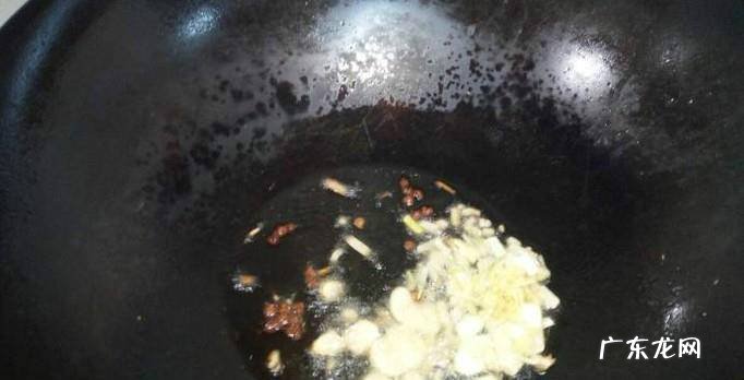 香菜青椒炒肉丝的做法