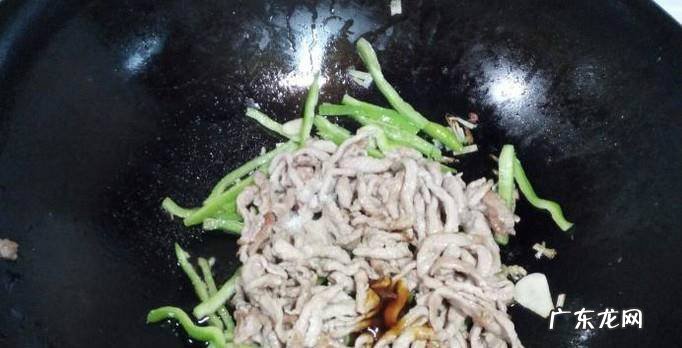 香菜青椒炒肉丝的做法
