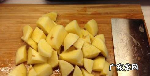 土豆烧排骨怎么做