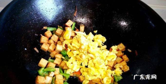 素鸡炒鸡蛋的家常做法