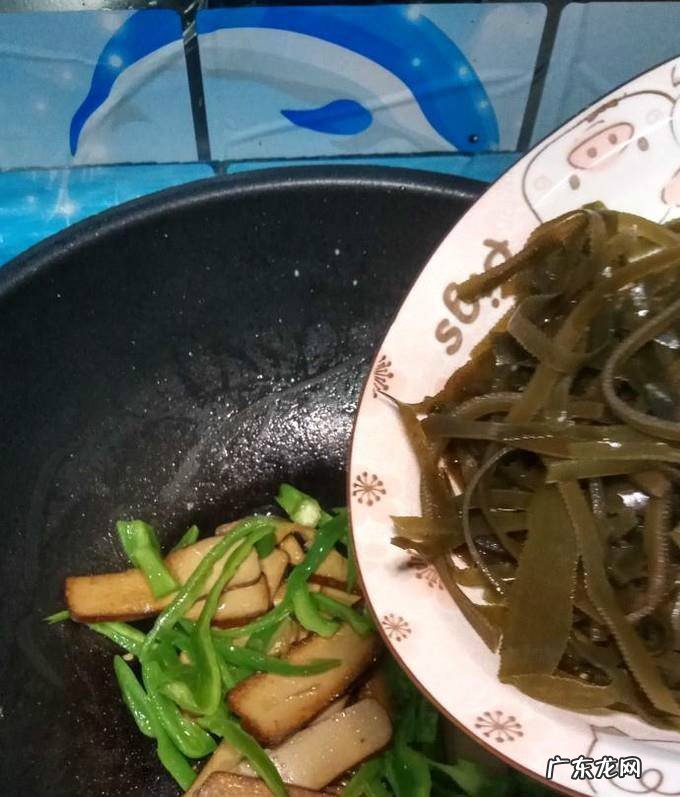 怎样做美味的青椒海带炒豆干