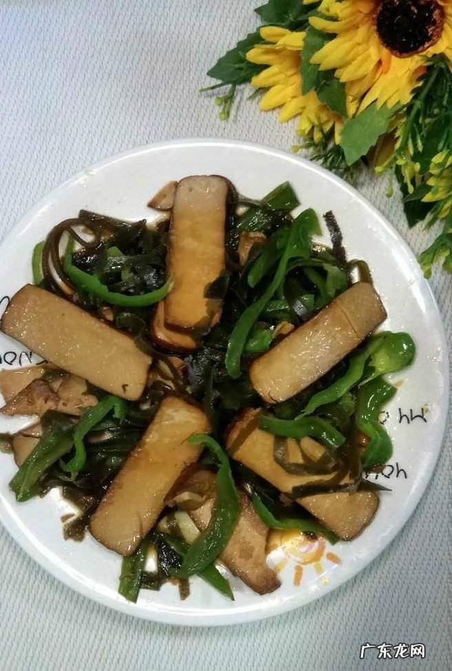 怎样做美味的青椒海带炒豆干