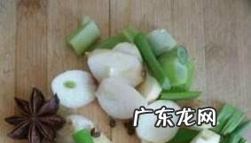西红柿炖黄鱼的制作方法