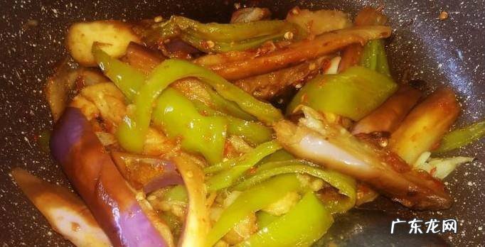 炒酸辣青椒茄瓜的做法