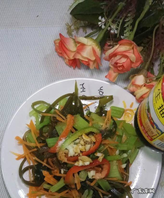 怎样做美味的凉拌海带芹菜胡萝卜丝
