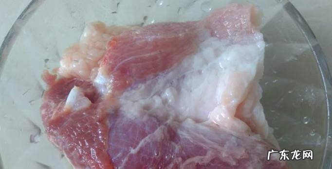 板栗焖猪肉的做法