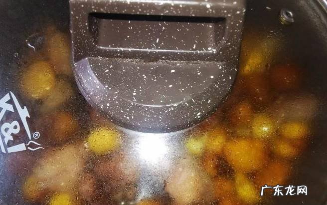 板栗焖猪肉的做法