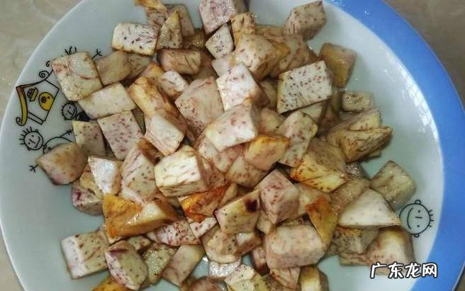 香辣芋头瘦肉丁的做法