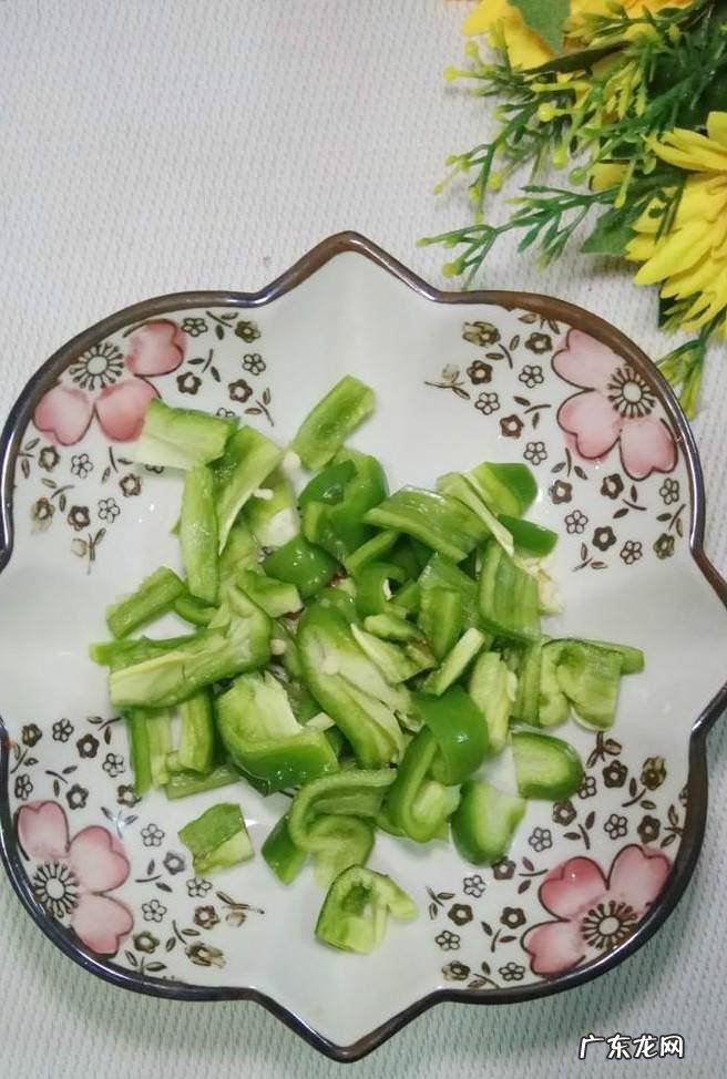 怎样做美味的木耳粉条炒肉末