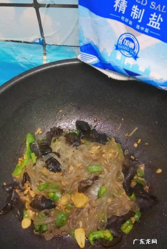 怎样做美味的木耳粉条炒肉末