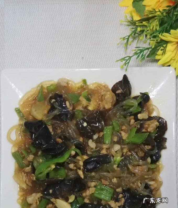 怎样做美味的木耳粉条炒肉末