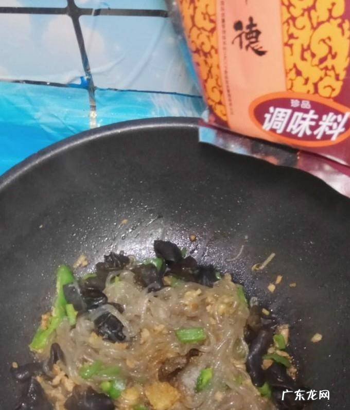 怎样做美味的木耳粉条炒肉末