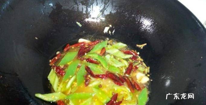 双椒炒鸡肝的家常做法