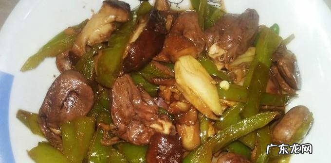 青椒爆炒鸭心的做法