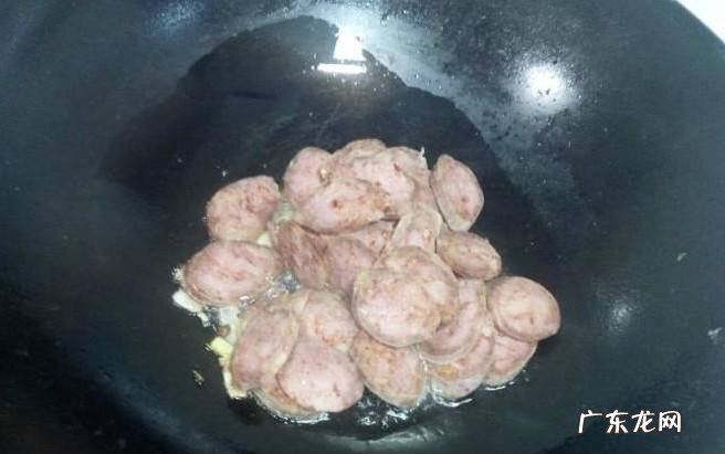 韭黄炒腊肠的家常做法