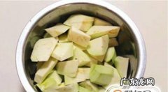 去皮红烧茄子的做法