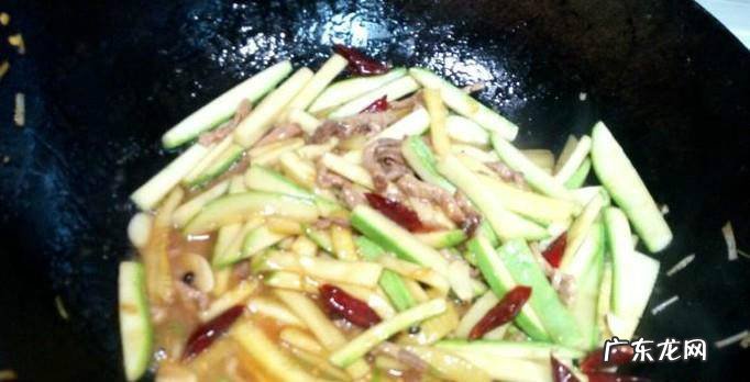 角瓜炒肉丝的家常做法
