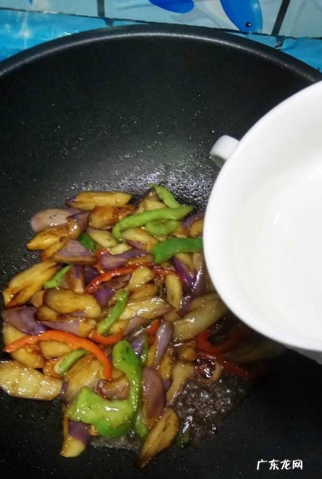 怎样做美味的红烧茄子炒双椒
