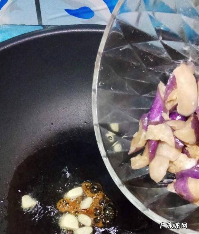 怎样做美味的红烧茄子炒双椒