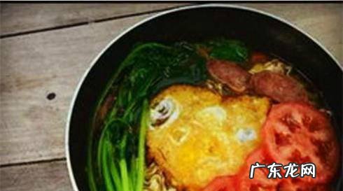 网上看到一个很火的煮泡面好吃的方法