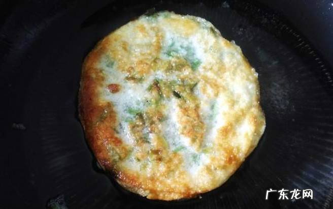 香炸韭菜饺子皮的做法