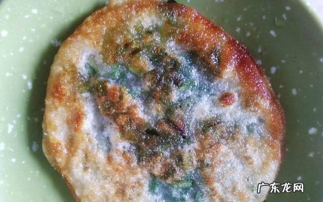 香炸韭菜饺子皮的做法