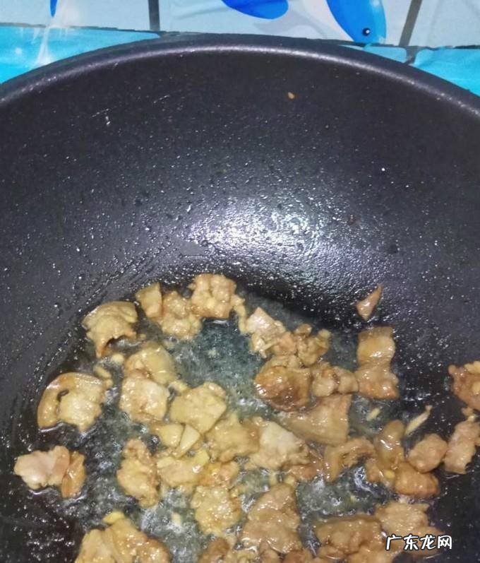 怎样做美味的五花肉炒冻豆腐