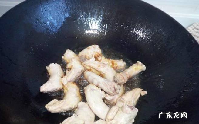 鸡脖子炖土豆的家常做法